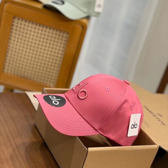 New ALO yoga hat, rose/pink - Picture 4 of 6